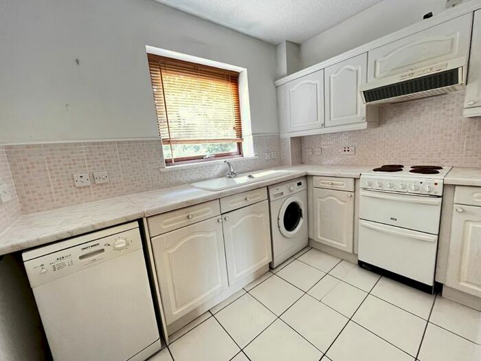 1 Bedroom Flat To Rent In Castle Gait, Paisley, Renfrewshire, PA1