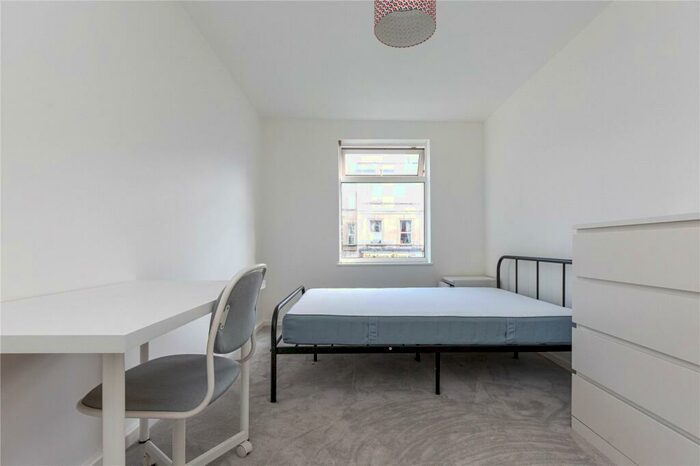 3 Bedroom Apartment To Rent In Abbotsford Road, Clifton, Bristol, BS6