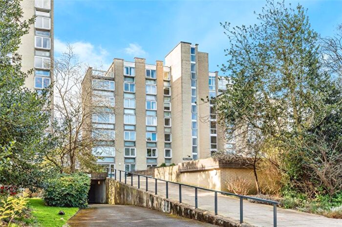 3 Bedroom Flat For Sale In Durdham Park, Bristol, BS6
