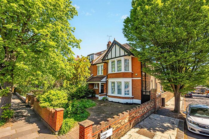 7 Bedroom Semi-Detached House For Sale In Perryn Road, Acton, London, W3