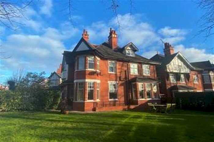 2 Bedroom Flat To Rent In Victorian Crescent, Town Moor, DN2