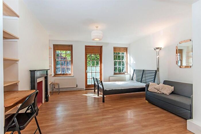 Studio To Rent In Dennington Park Road, West Hampstead, London, NW6