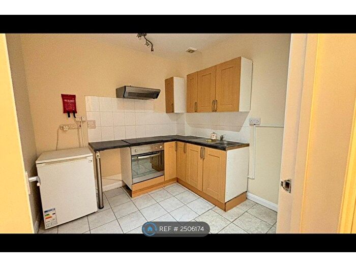 Studio To Rent In The Grove, London, N3