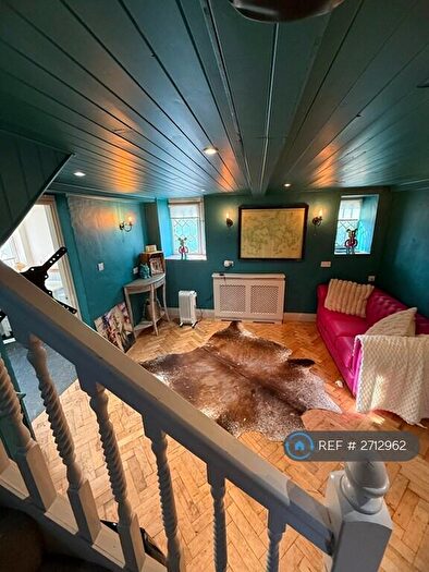 1 Bedroom Bungalow To Rent In Pendell Road, Redhill Surrey, RH1