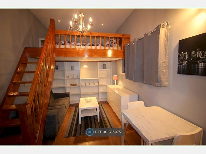 Studio To Rent In Church Road, Ashford TW15