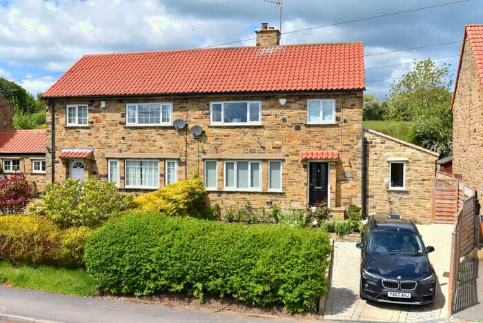 3 Bedroom Semi-Detached House For Sale In Brackenwell Lane, North Rigton, LS17