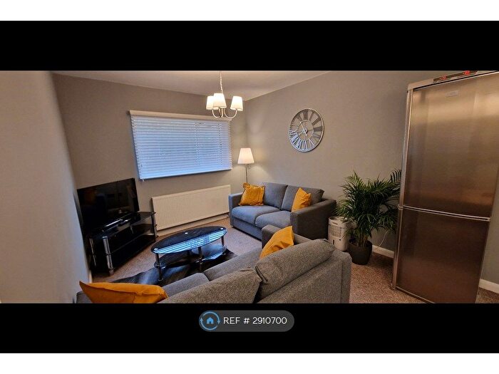 2 Bedroom Flat To Rent In Princes Avenue, Hull, HU5