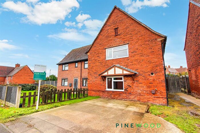 3 Bedroom Semi Detached House For Sale In Heath Road, Holmewood, Chesterfield, Derbyshire, S42