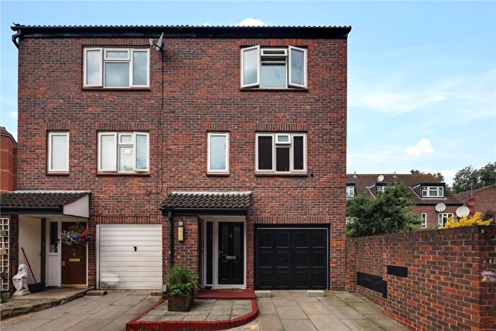 3 Bedroom Terraced House To Rent In Edwin's Mead, Lindisfarne Way, London, E9