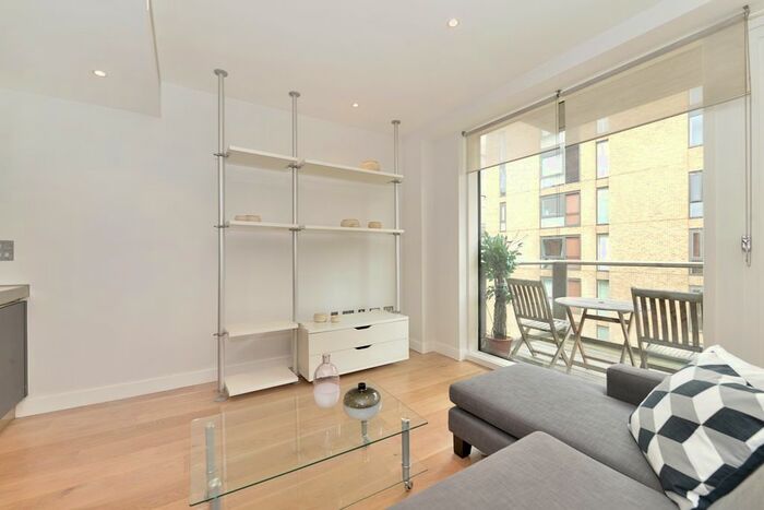 2 Bedroom Flat To Rent In Grosvenor Waterside, Chelsea, SW1W