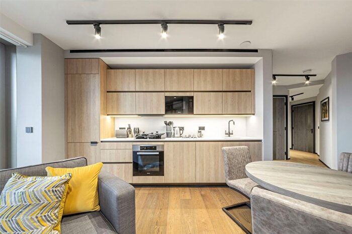 1 Bedroom Flat To Rent In Hewett Street, Shoreditch, EC2A