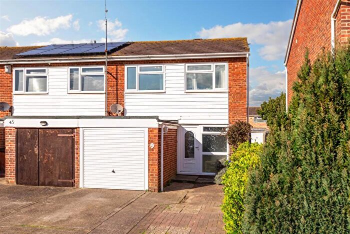 3 Bedroom End Of Terrace House For Sale In Willow Crescent, Worthing, BN13