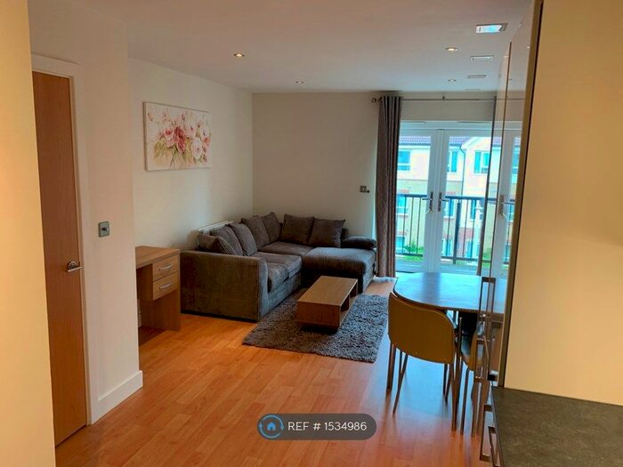 1 Bedroom Flat To Rent In Autumn Court, Romford, RM7