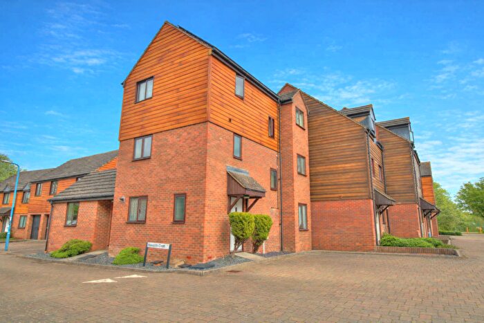 4 Bedroom Semi Detached House For Sale In Ropley Way, Milton Keynes, MK10