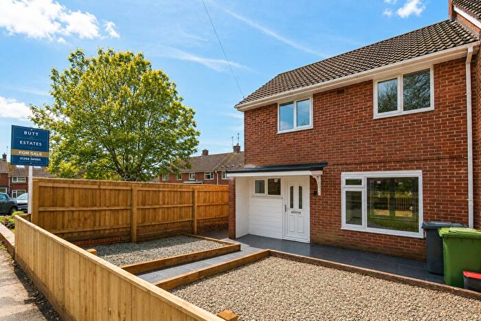 2 Bedroom End Of Terrace House For Sale In Lancelot Road, Exeter, EX4