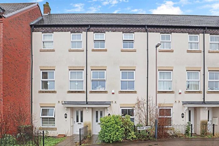 3 Bedroom Town House To Rent In Cedar Road, Nuneaton, CV10