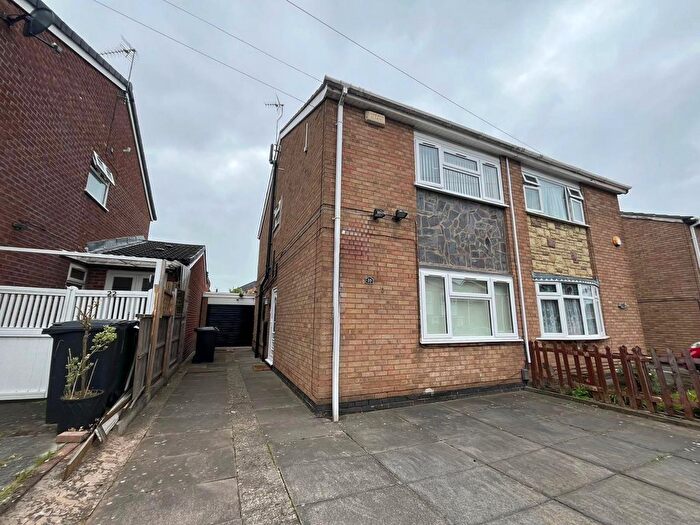 3 Bedroom Semi-Detached House To Rent In Pinewood Avenue, Leicester, LE4