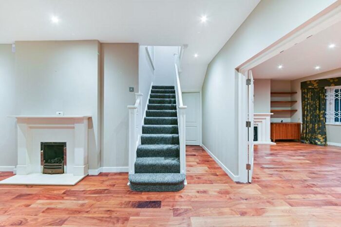 5 Bedroom Terraced House To Rent In Bancroft Avenue, East Finchley, N2