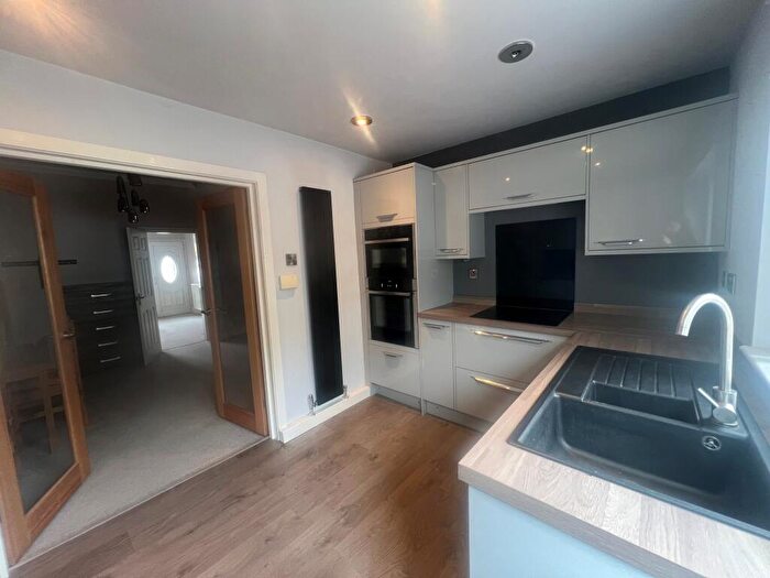 2 Bedroom Terraced House To Rent In Kings Road, OL6