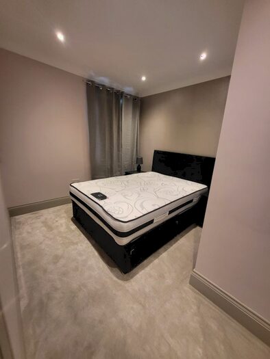 3 Bedroom Semi-Detached House To Rent In Cloister Road, London, NW2