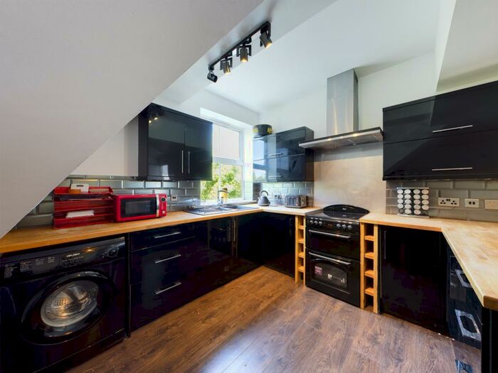 2 Bedroom Apartment To Rent In Pearson Park, HU5