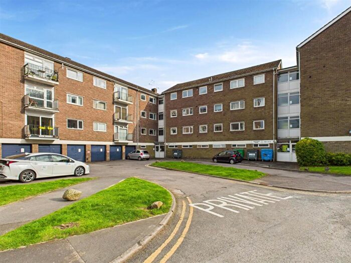 2 Bedroom Flat For Sale In Ladies Spring Drive, Sheffield, S17