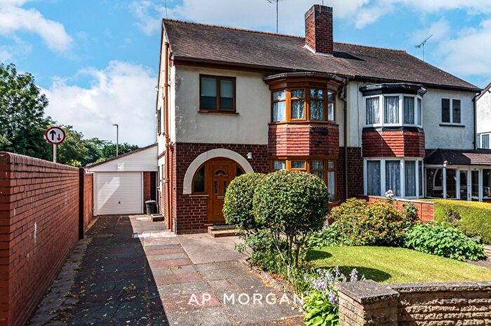 3 Bedroom Semi-Detached House For Sale In Cemetery Road, Lye, West Midlands, DY9
