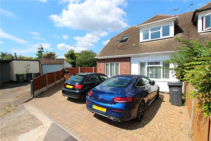 3 Bedroom Semi-Detached House To Rent In Linden Close, Rayleigh, Essex, SS6