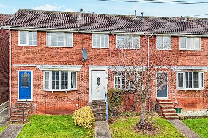 3 Bedroom Town House For Sale In Featherstone Close, Gedling, Nottinghamshire, NG4