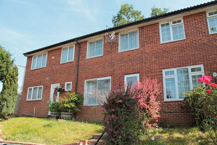 3 Bedroom Terraced House To Rent In Spencer Way, Redhill, RH1