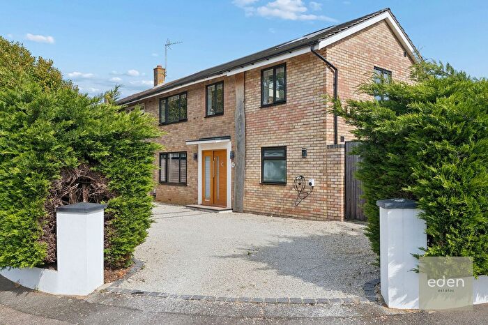 5 Bedroom Semi-detached House For Sale In Plover Road, Larkfield, ME20