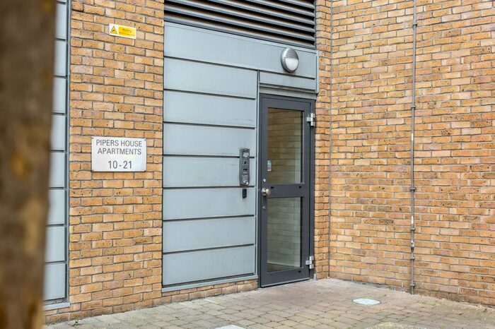 1 Bedroom Flat For Sale In Pipers House, Greenwich, SE10
