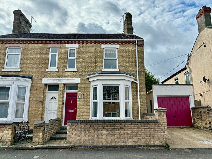 3 Bedroom Property To Rent In North Street, Stanground, Peterborough, PE2