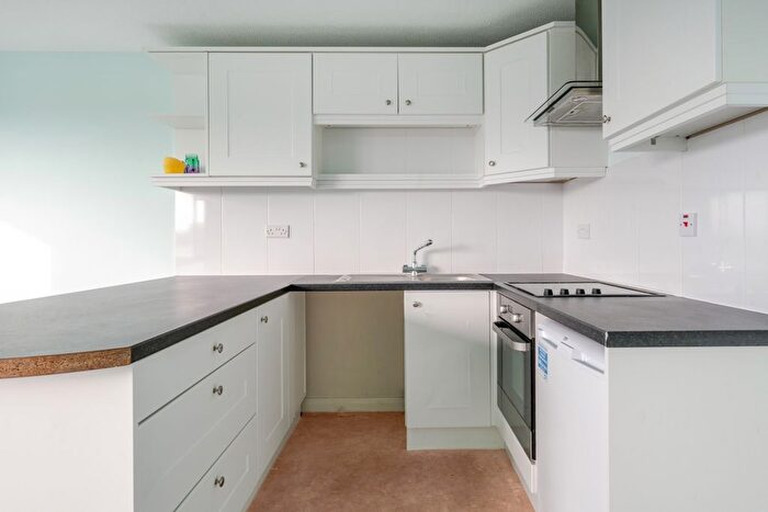 1 Bedroom Flat To Rent In Lustrells Vale, Saltdean, Brighton, BN2