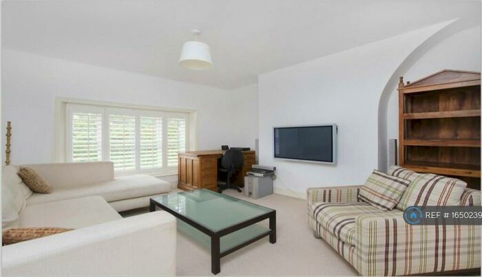 1 Bedroom Flat To Rent In Rosendale Road, London, SE21