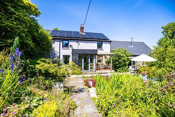3 Bedroom Smallholding For Sale In Gelliwrgan Farm, Gelli Wrgan Road, Ynysbwl, Pontypridd, CF37