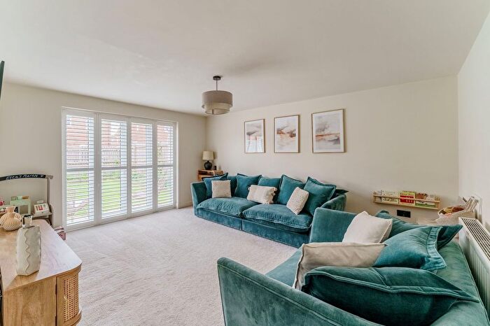 4 Bedroom Detached House For Sale In Bay Street, Thorpe Willoughby, YO8