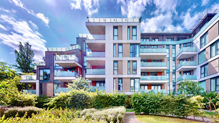 1 Bedroom Apartment For Sale In Osier House, Quebec Way, SE16