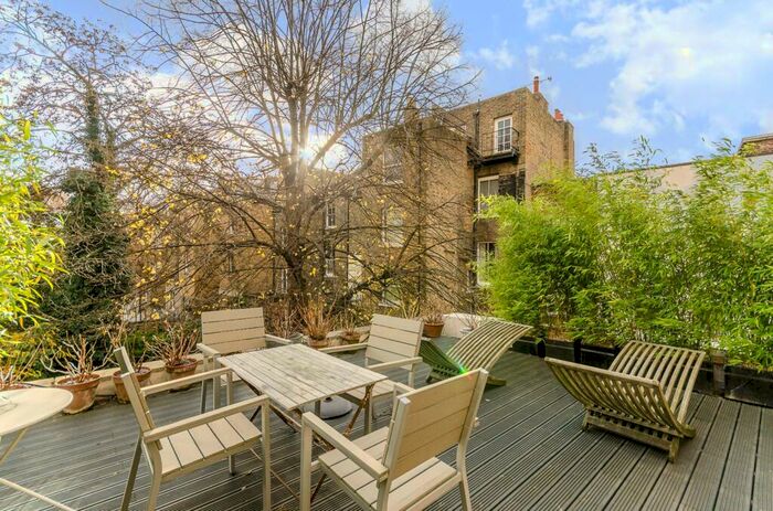 1 Bedroom Flat To Rent In Redcliffe Square, Chelsea, London, SW10