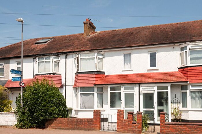 3 Bedroom Terraced House For Sale In Tolworth Road, Surbiton, KT6