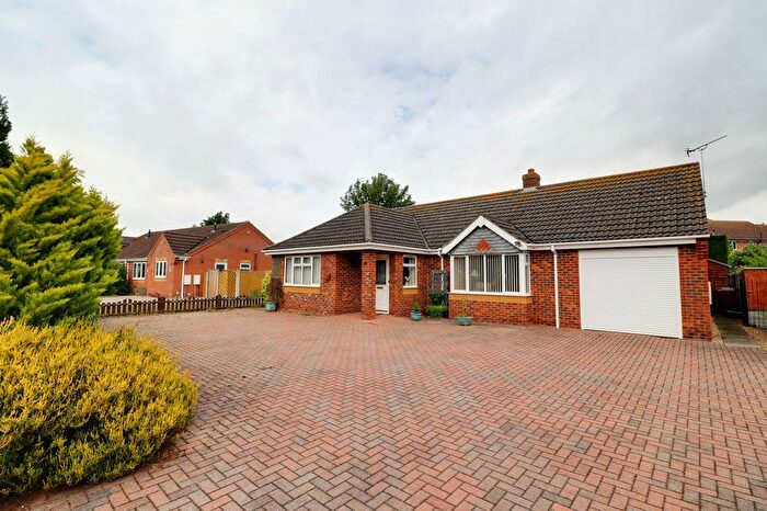 2 Bedroom Detached Bungalow For Sale In Barley Close, Hibaldstow, DN20
