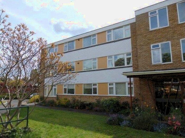 3 Bedroom Flat To Rent In Epsom, KT18