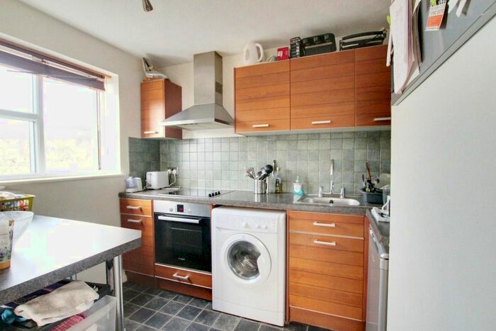 1 Bedroom Flat To Rent In Foxes Close, Hertford, Hertfordshire, SG13