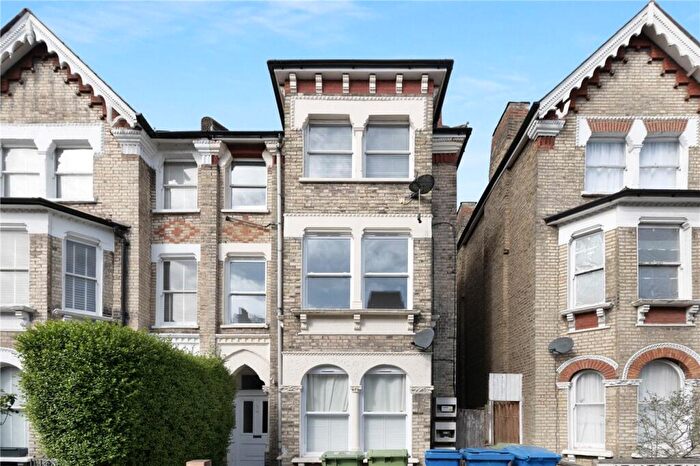 2 Bedroom Apartment For Sale In Oakhurst Grove, East Dulwich, London, SE22