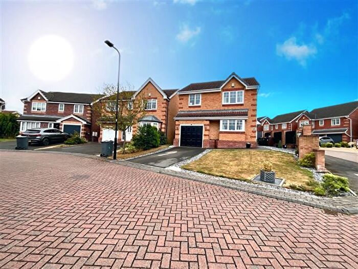 3 Bedroom Detached House For Sale In Pigeon Bridge Way, Aston, Sheffield, S26