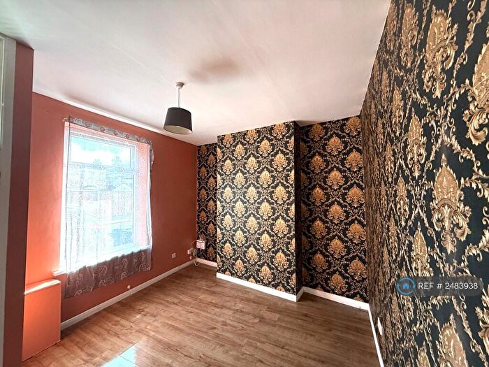 2 Bedroom End Of Terrace House To Rent In Tunnard Street, Grimsby, DN32