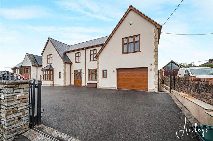 5 Bedroom Detached House For Sale In Cimla Road, Neath, SA11