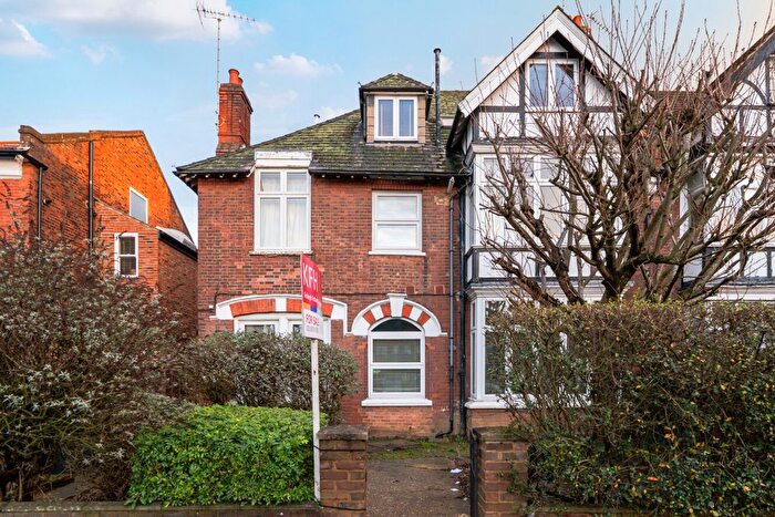 2 Bedroom Parking For Sale In High Road, London, N20