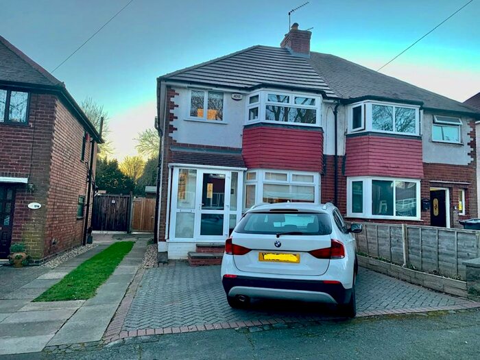 3 Bedroom Semi-Detached House To Rent In Olton Croft, Birmingham, B27