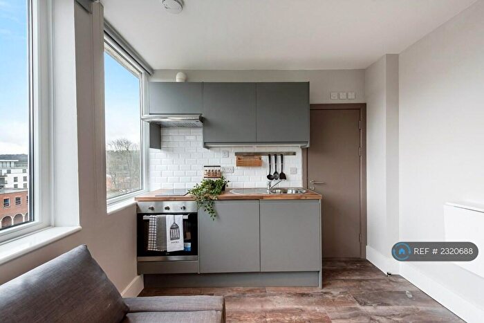 Studio To Rent In South Street, Romford, RM1